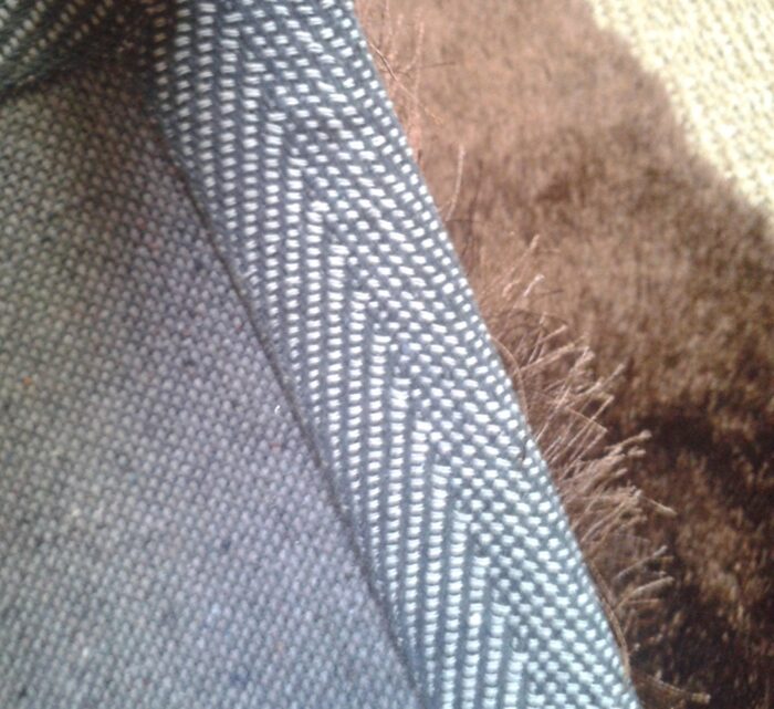 Tapis shaggy marron longues mèches